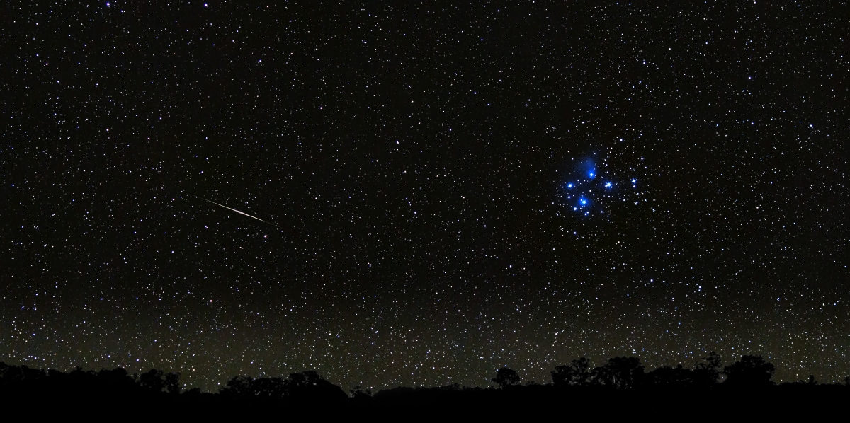 昴星团 星空 空间 流星 4K壁纸