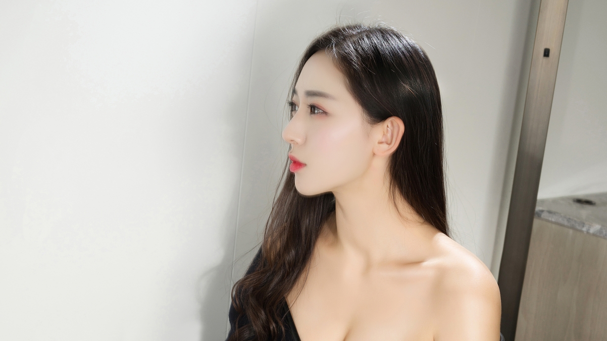 长发侧脸美女姜璐4k壁纸