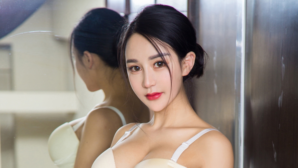 司徒林 白色内衣性感美女4k桌面壁纸