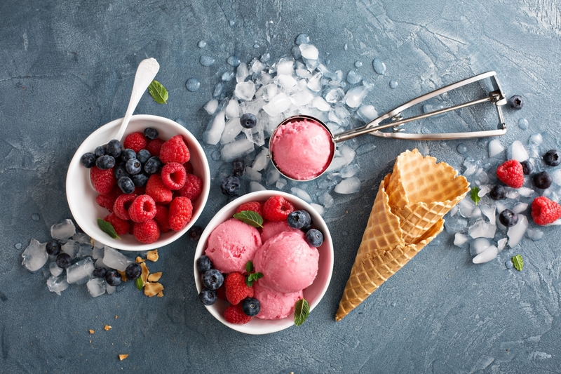 草莓冰淇淋文艺清爽风