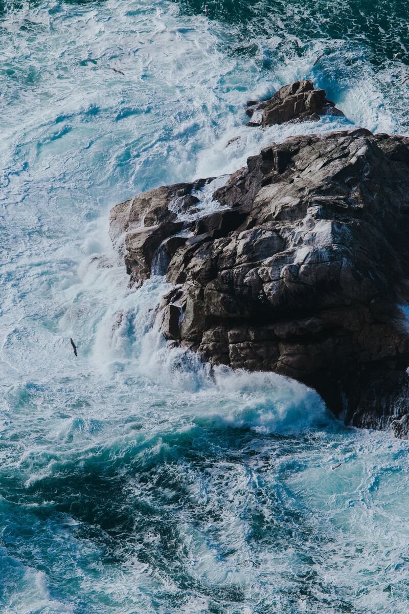 雷耶斯点的海浪