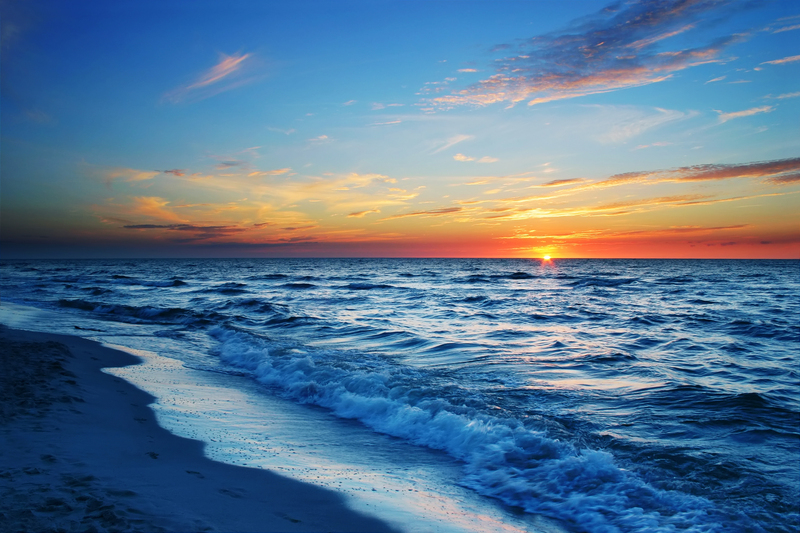 海滩大海浪花风景摄影平面广告