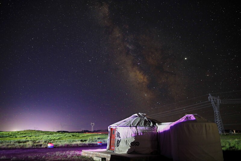 草原夜空银河漫天草原风景夜景