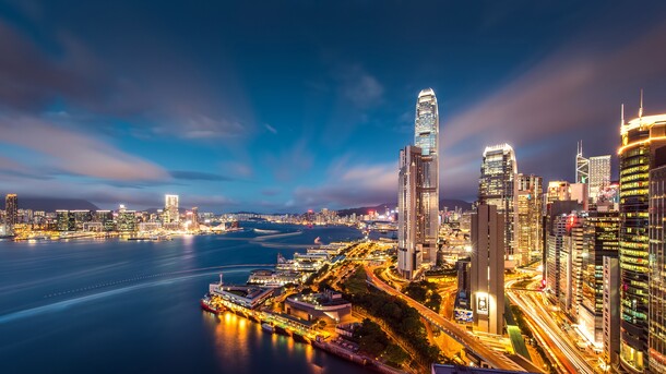 繁华都市夜景高楼大厦海绵天空