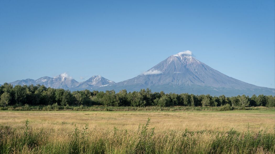 3840x2160 山 山谷 草 树 景观 自然壁纸 背景4k uhd 16:9