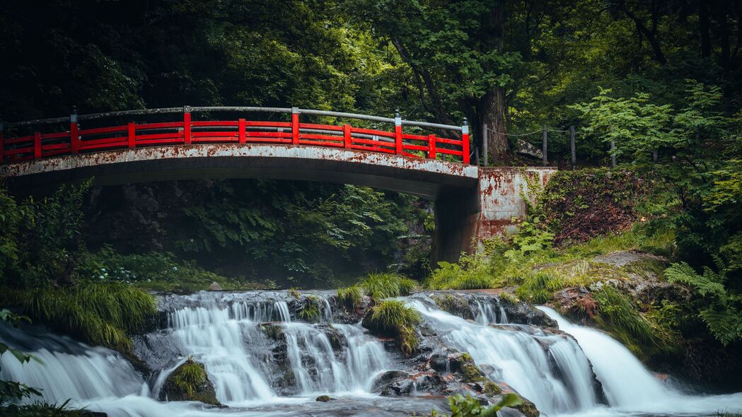 3840x2160 桥梁 瀑布 森林 草地 树木壁纸 背景4k uhd 16:9