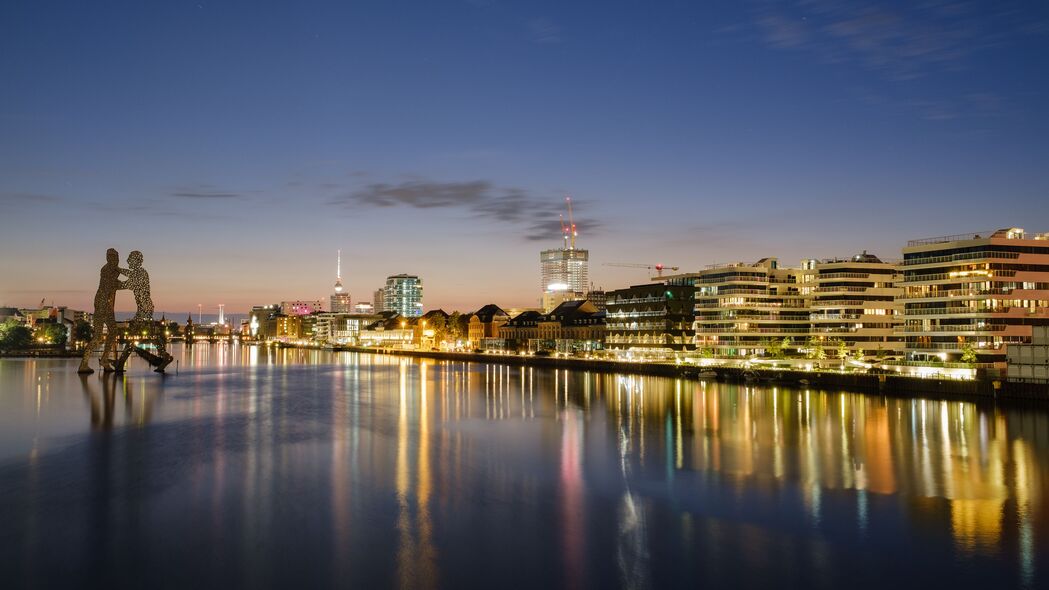 3840x2160 建筑 灯光 河流 夜晚 城市壁纸 背景4k uhd 16:9