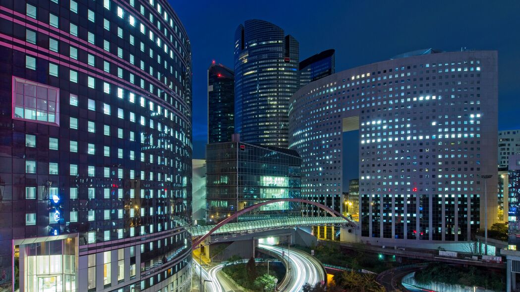 3840x2160 建筑 灯光 摩天大楼 夜晚 城市 道路壁纸 背景4k uhd 16:9