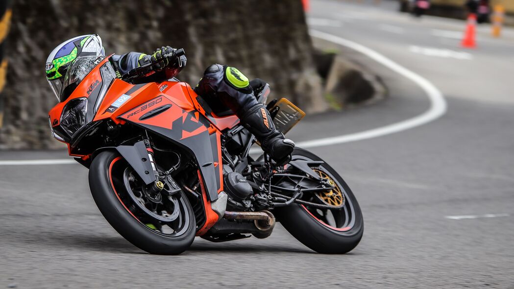 3840x2160  ktm 摩托车 自行车 摩托车手 赛车 运动壁纸 背景4k uhd 16:9