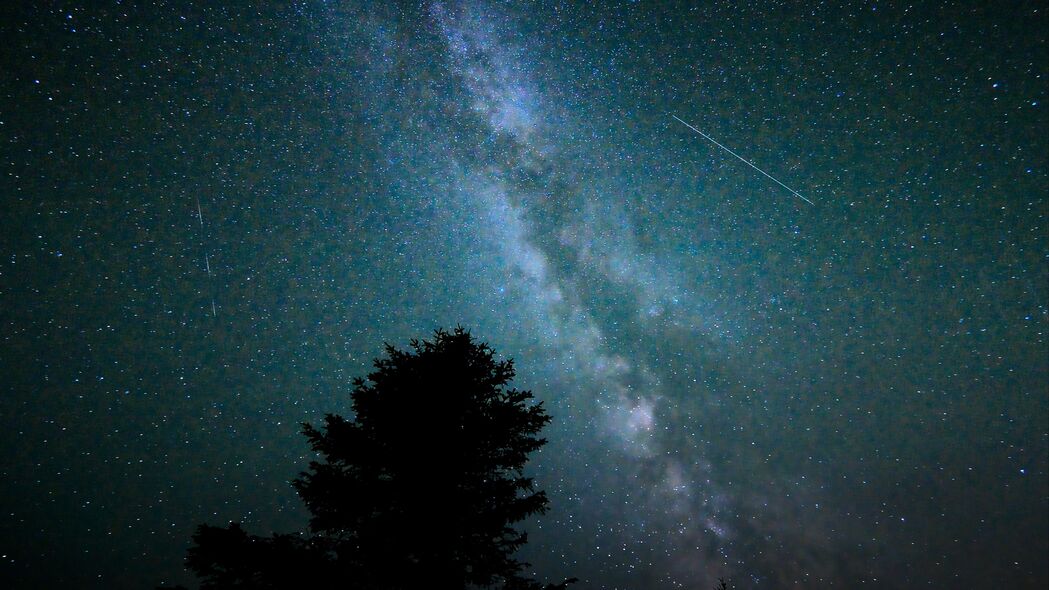 3840x2160 银河 天空 树 夜间壁纸 背景4k uhd 16:9