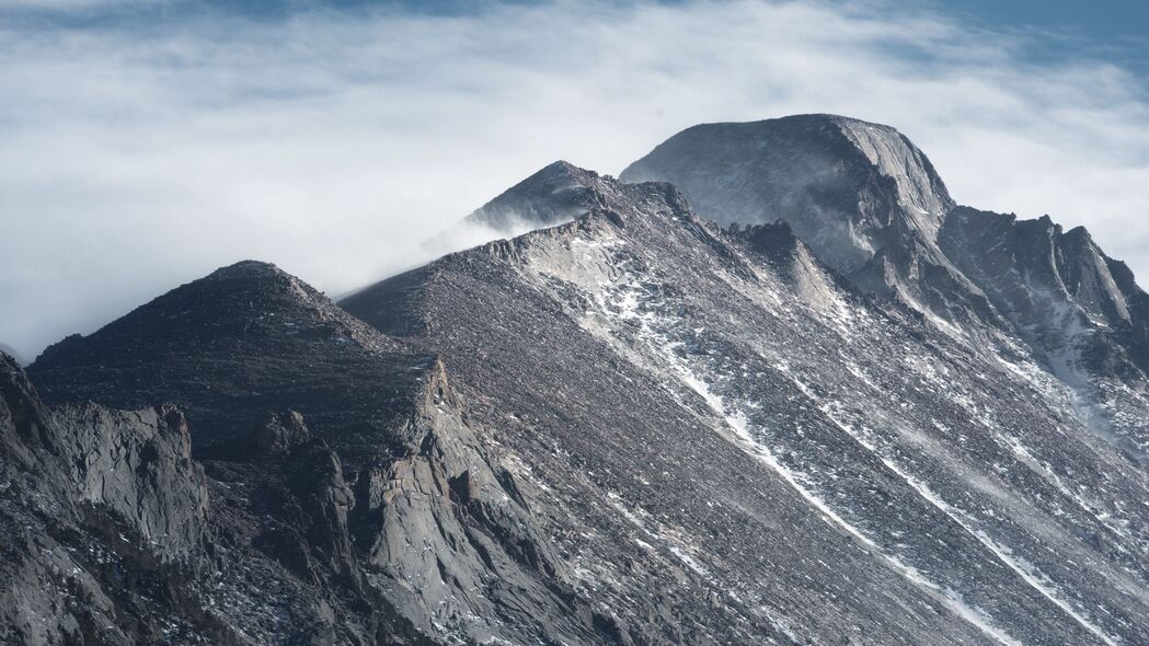 3840x2160 斜坡 山 雾壁纸 背景4k uhd 16:9