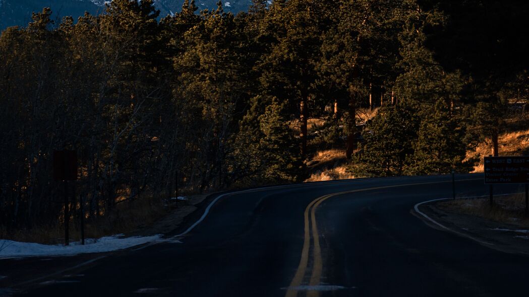 3840x2160 山脉 树木 道路 转弯 景观 4k壁纸 uhd 16:9