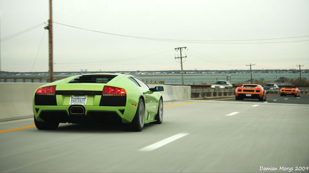 3840x2160 兰博基尼 汽车 跑车 绿色 速度 道路 4k壁纸 uhd 16:9