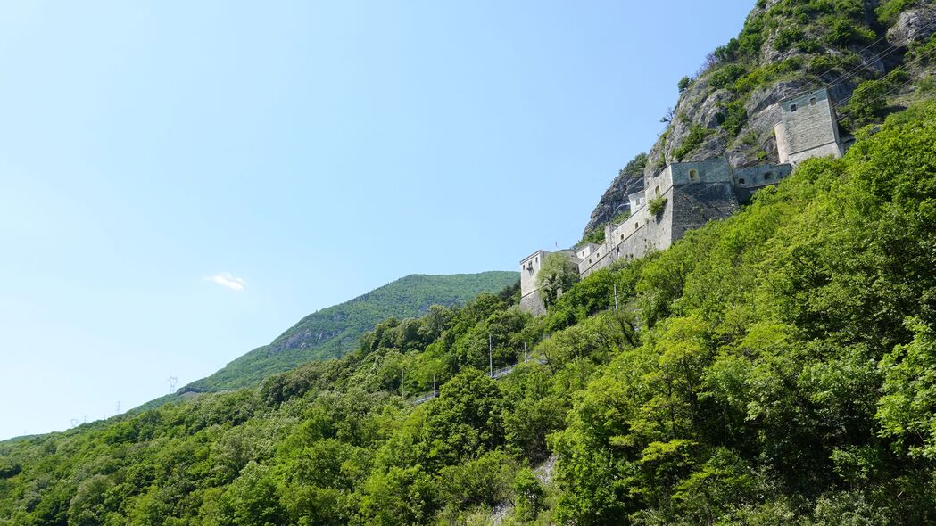 3840x2160 山脉 城堡 树木 风景 4k壁纸 uhd 16:9