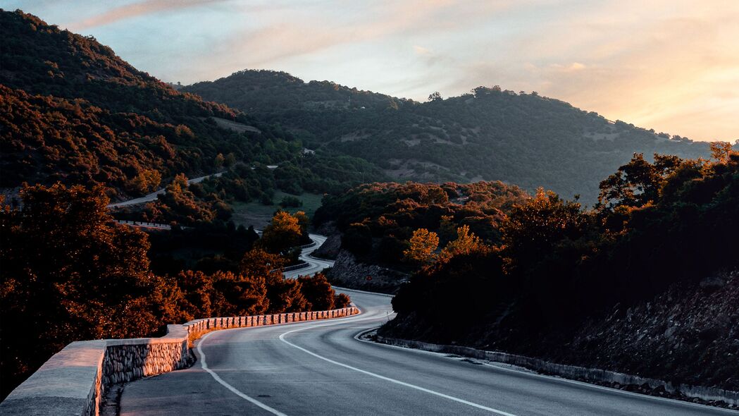 3840x2160 山脉 道路 转弯 树木 黄昏 4k壁纸 uhd 16:9