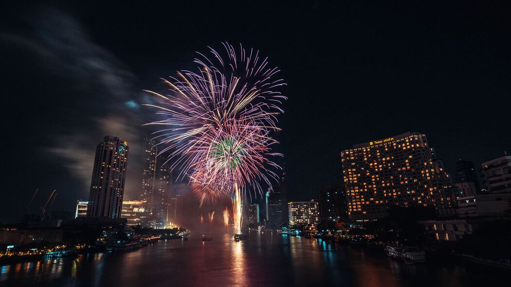 3840x2160 烟花 爆炸 火花 城市 水 节日 4k壁纸 uhd 16:9