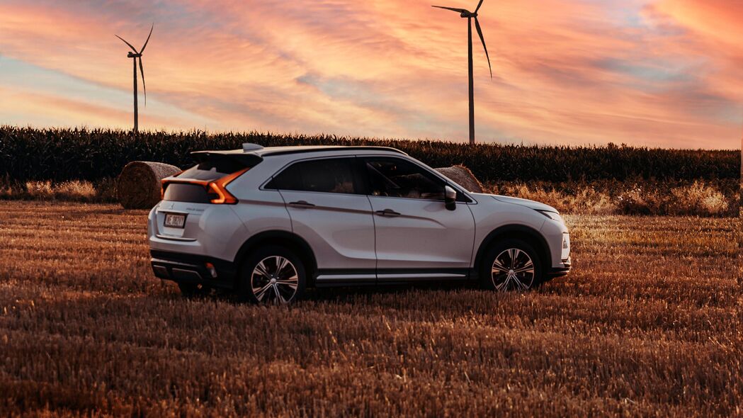 3840x2160 三菱eclipse cross 三菱 车辆 suv 白色 领域 日落 4k壁纸 uhd 16:9