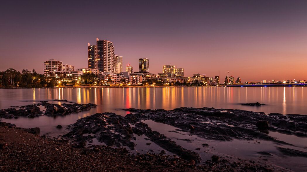 3840x2160 海岸 城市 建筑 夜晚 深色 4k壁纸 uhd 16:9