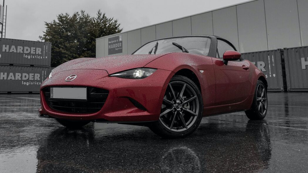 3840x2160  mazda mx 5 mazda 汽车 跑车 红色 湿 4k壁纸 uhd 16:9