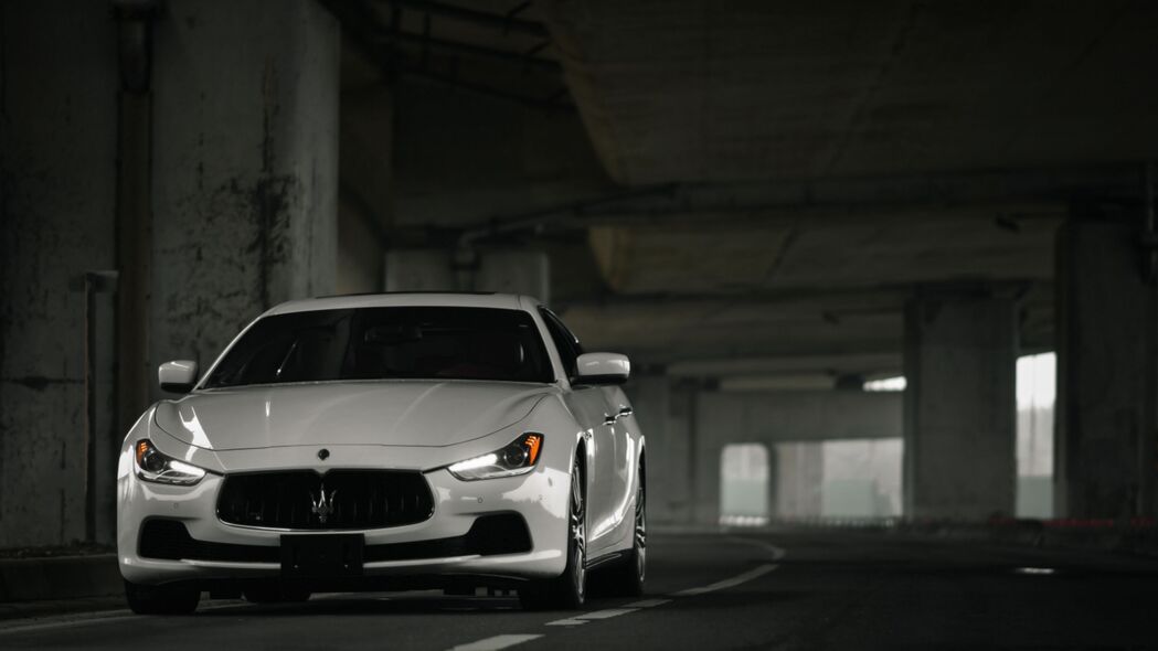 3840x2160  maserati ghibli maserati 白色 正视图 运动 4k壁纸 uhd 16:9