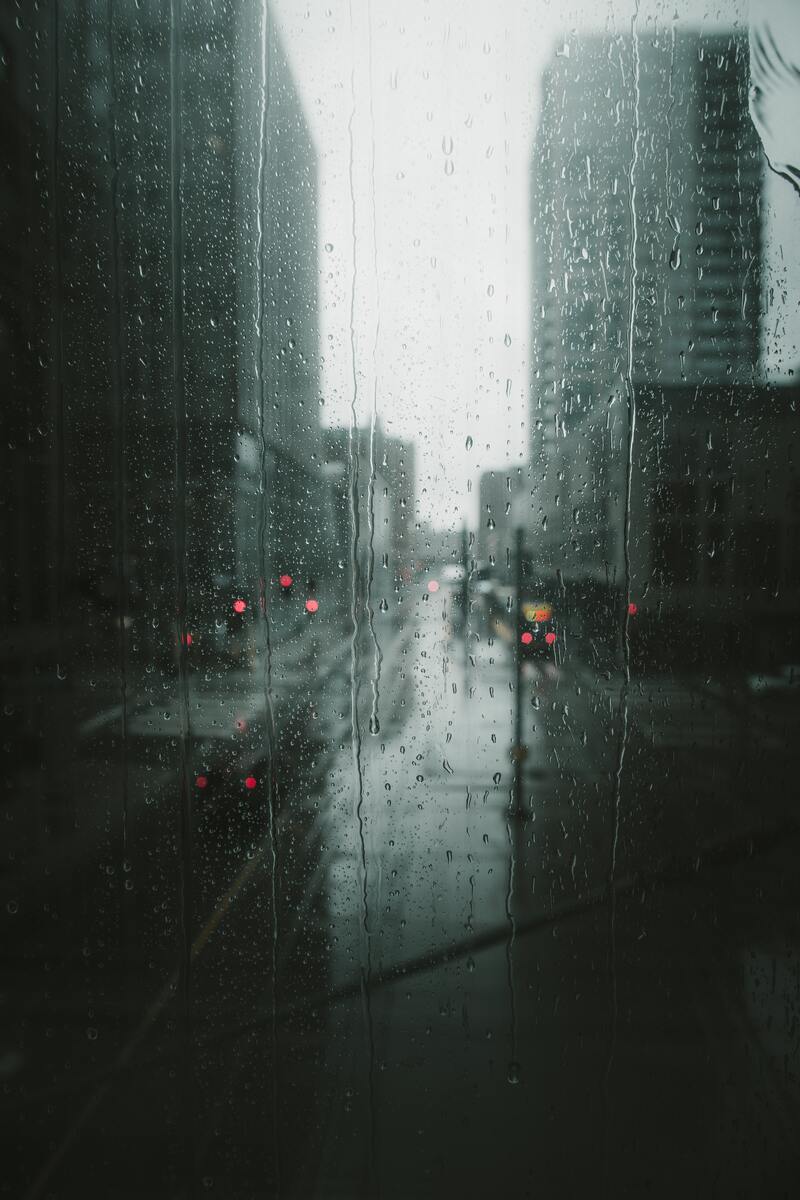 狂风暴雨 骤雨大作