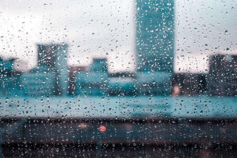 淅淅沥沥 大雨淋漓