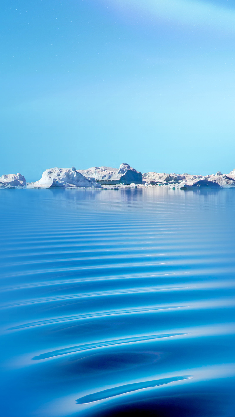 波光粼粼的水面背景