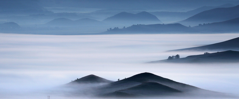 中国风大气山河蓝色背景