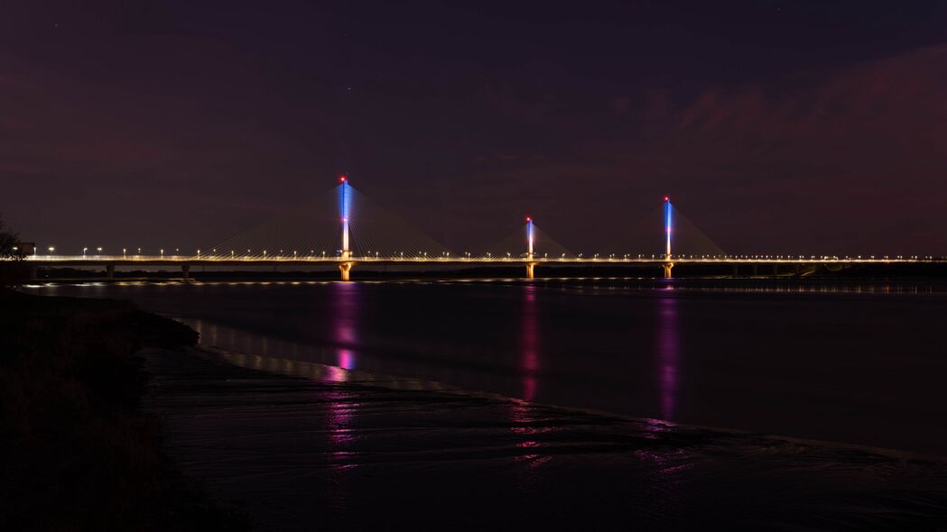 大桥 灯光 河流 夜晚 深色 4k壁纸 3840x2160