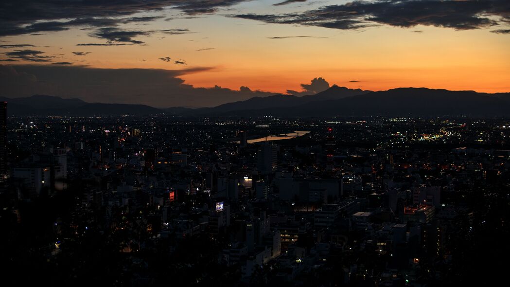 山脉 建筑 灯光 城市 黎明 深色 4k壁纸 3840x2160