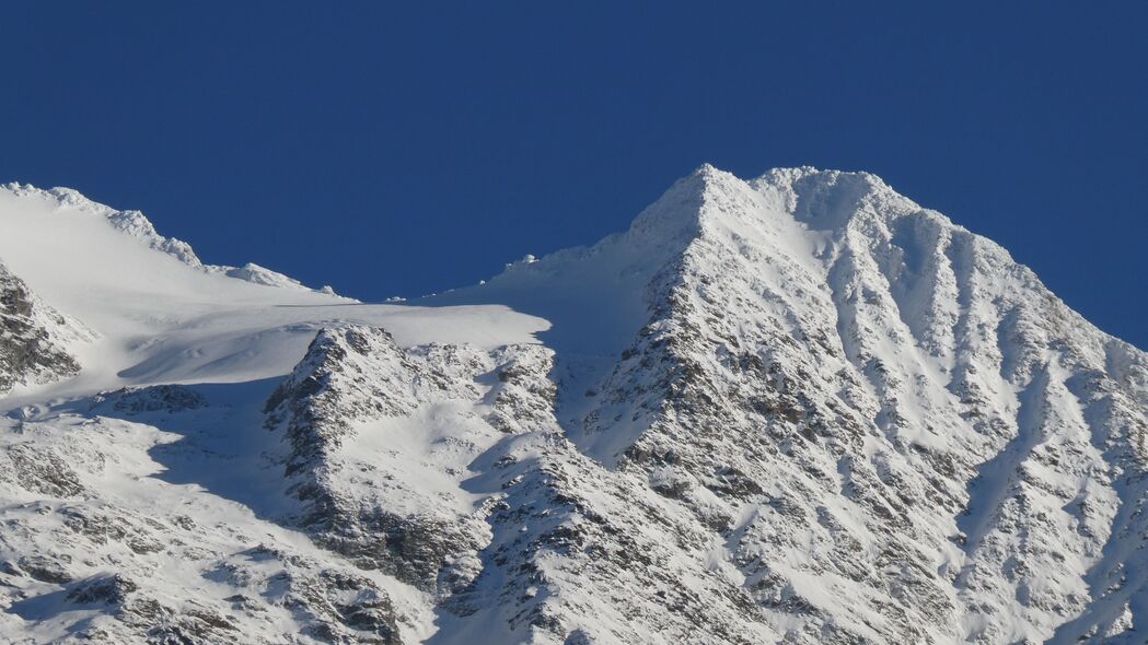 山 雪 景观 峰 坡 浮雕 4k壁纸 3840x2160